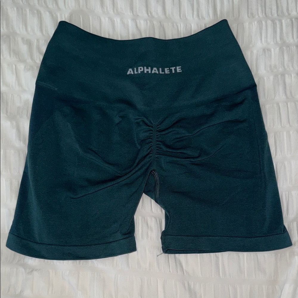 Alphalete Women's Pier Blue 4.5” amplify Short